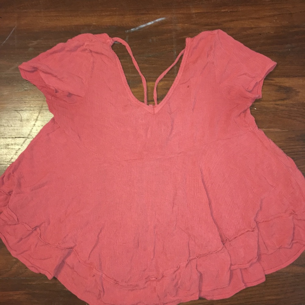 Free people shirt with cute cut out back